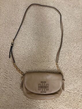 Tory Burch Pebbled Leather Crossbody in Taupe